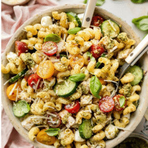 Chicken Pesto Pasta & Salad